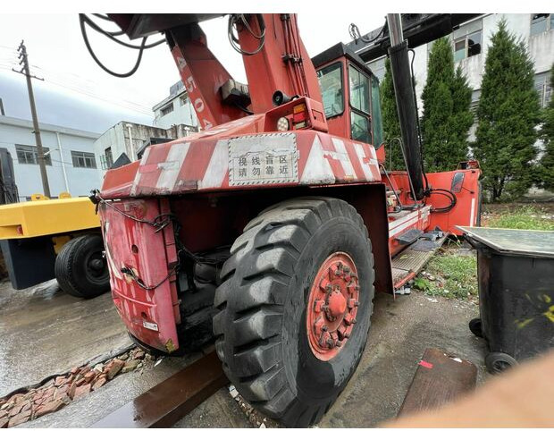 2008 KALMAR DRD420-60S5K - Reach stacker: foto 3 2008 KALMAR DRD420-60S5K - Reach stacker: foto 3