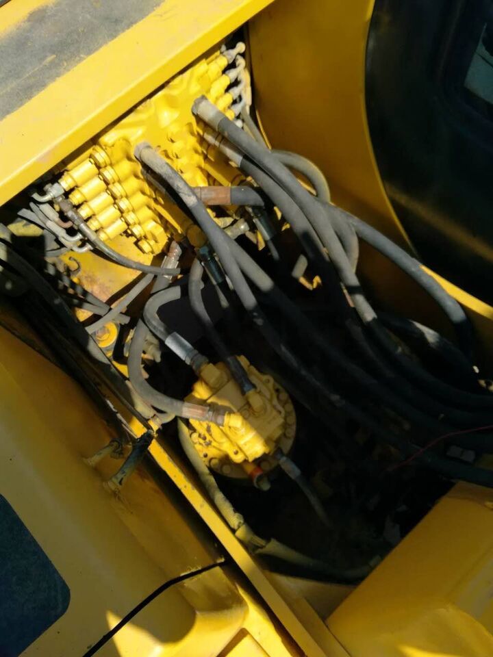 Excavadora de cadenas Komatsu PC120-6: foto 8