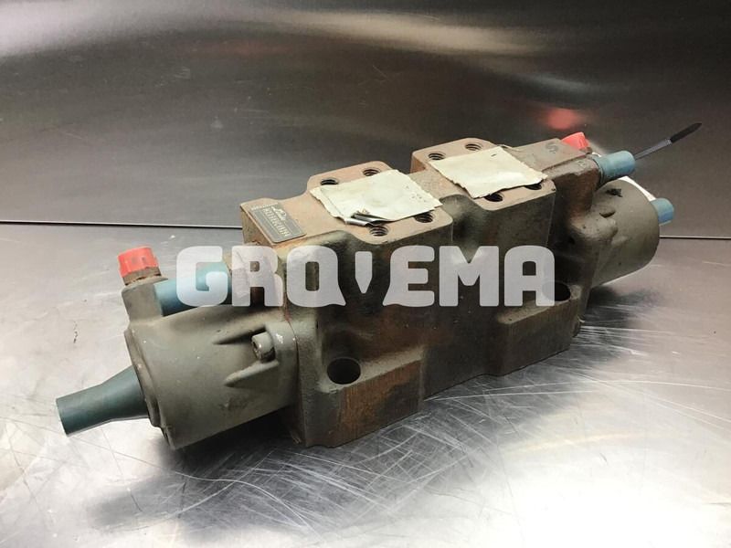Liebherr Directional Control Valve - Hidráulica: foto 1 Liebherr Directional Control Valve - Hidráulica: foto 1