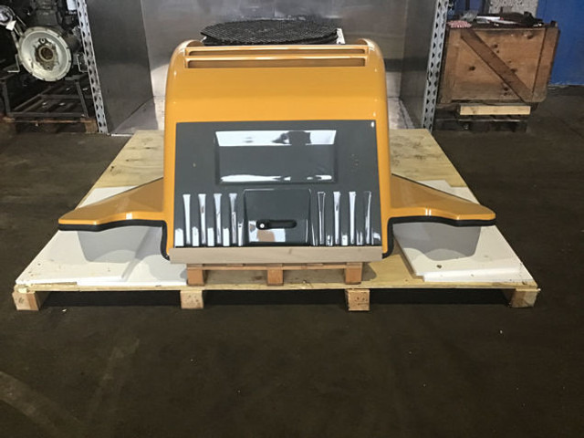 Liebherr Engine Hood - Capota: foto 3 Liebherr Engine Hood - Capota: foto 3