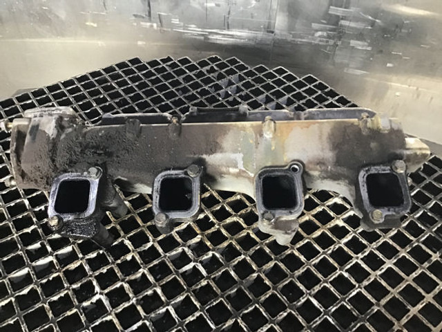 Liebherr Exhaust Pipe - Tubo de escape: foto 1 Liebherr Exhaust Pipe - Tubo de escape: foto 1