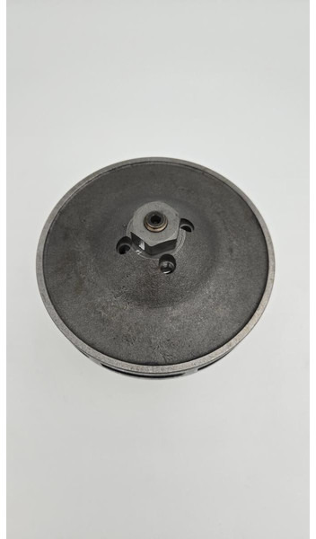 Liebherr New, aftermarket water pump 9077687 - Bomba de refrigerante: foto 2 Liebherr New, aftermarket water pump 9077687 - Bomba de refrigerante: foto 2