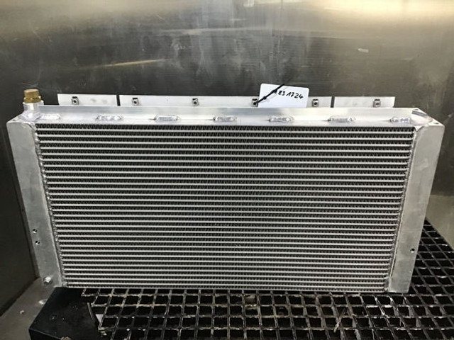 Liebherr Oil Cooler - Enfriador de aceite: foto 1 Liebherr Oil Cooler - Enfriador de aceite: foto 1