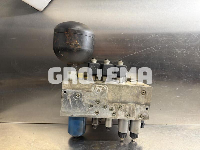 Liebherr Oil Pilot Valve - Hidráulica: foto 2 Liebherr Oil Pilot Valve - Hidráulica: foto 2