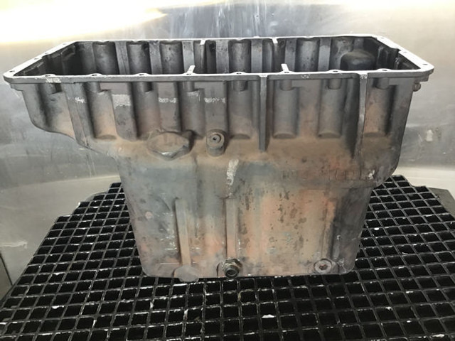 Liebherr Oil Sump - Cárter: foto 3 Liebherr Oil Sump - Cárter: foto 3