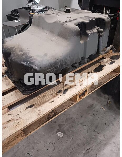 Liebherr Oil Sump - Motor y piezas: foto 1 Liebherr Oil Sump - Motor y piezas: foto 1