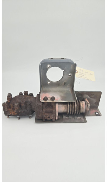 Liebherr - Silenciador/ Sistema de escape: foto 1 Liebherr - Silenciador/ Sistema de escape: foto 1