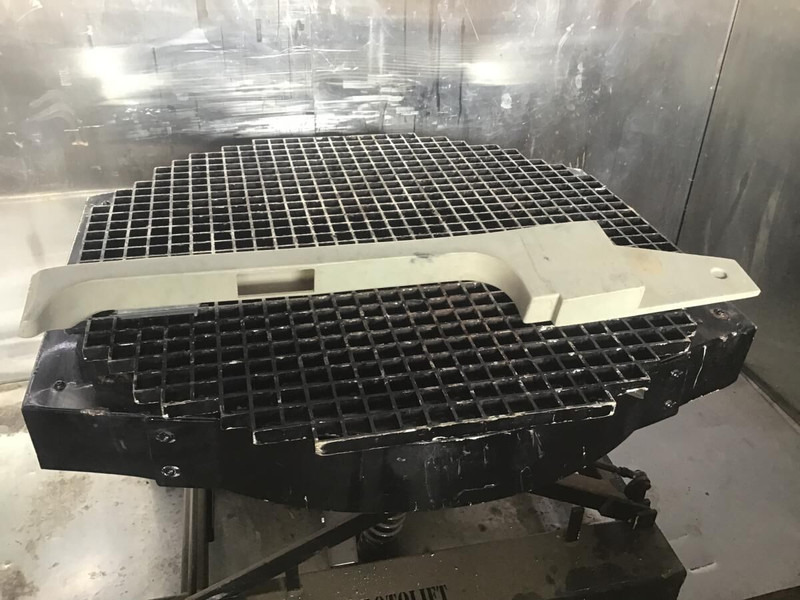 Liebherr R914STD / R914HDSL / R914B / R914 EW / R904 / R924 B / R934 / R934B / R954B / R964B / R974B / R974 - Tubo de admisión de aire: foto 2 Liebherr R914STD / R914HDSL / R914B / R914 EW / R904 / R924 B / R934 / R934B / R954B / R964B / R974B / R974 - Tubo de admisión de aire: foto 2