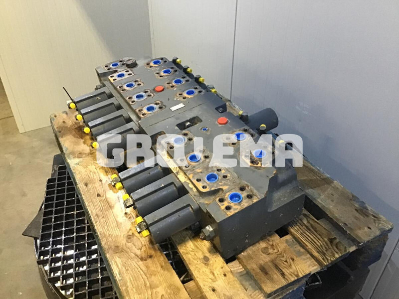 Liebherr R954C / R956 / R960 - Cabezal de bloque: foto 4 Liebherr R954C / R956 / R960 - Cabezal de bloque: foto 4