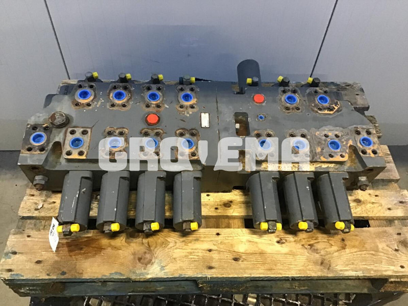 Liebherr R954C / R956 / R960 - Cabezal de bloque: foto 1 Liebherr R954C / R956 / R960 - Cabezal de bloque: foto 1