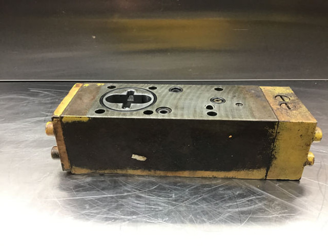 Liebherr Regulator - Válvula: foto 1 Liebherr Regulator - Válvula: foto 1