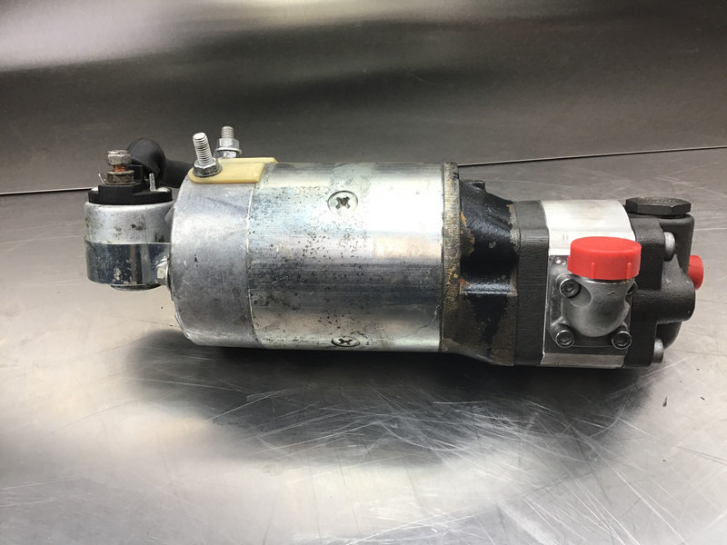 Piezas de recambio Liebherr Emergency Steering Pump: foto 1