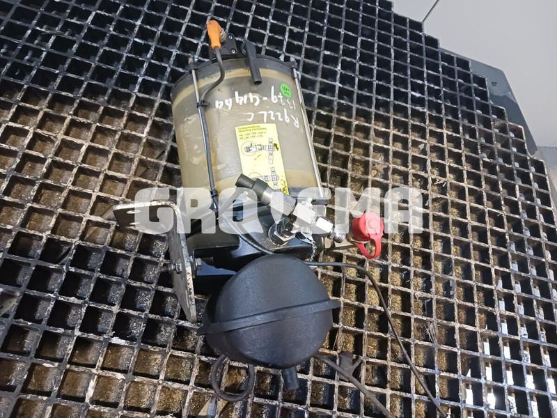 Liebherr Lubrication Pump - Piezas de recambio: foto 1 Liebherr Lubrication Pump - Piezas de recambio: foto 1