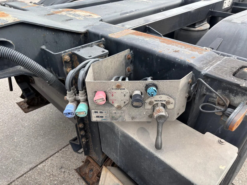 Portacontenedore/ Intercambiable semirremolque D-Tec CT-60-05D / 5 Axles / 3x Steering Axle / 4x Lift Axle / BPW: foto 10 Portacontenedore/ Intercambiable semirremolque D-Tec CT-60-05D / 5 Axles / 3x Steering Axle / 4x Lift Axle / BPW: foto 10