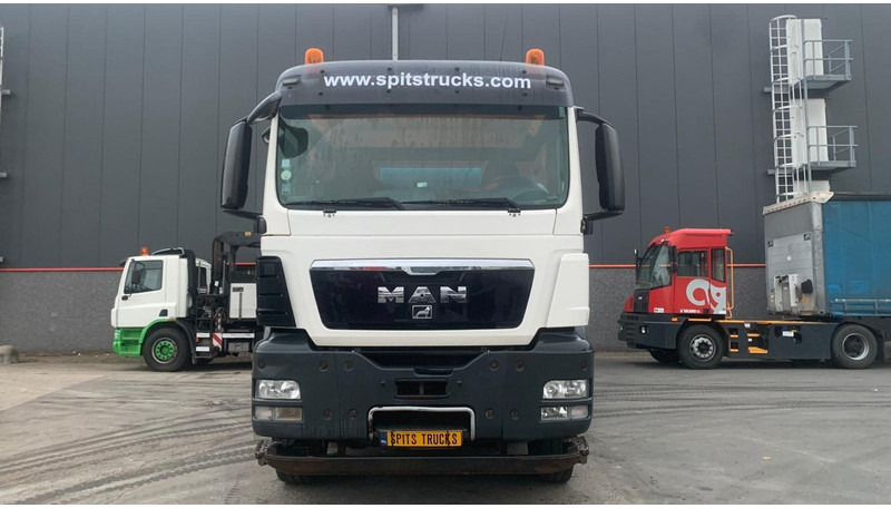 MAN TGS 35.360 Liebherr + 9M3 - Camión hormigonera: foto 2 MAN TGS 35.360 Liebherr + 9M3 - Camión hormigonera: foto 2