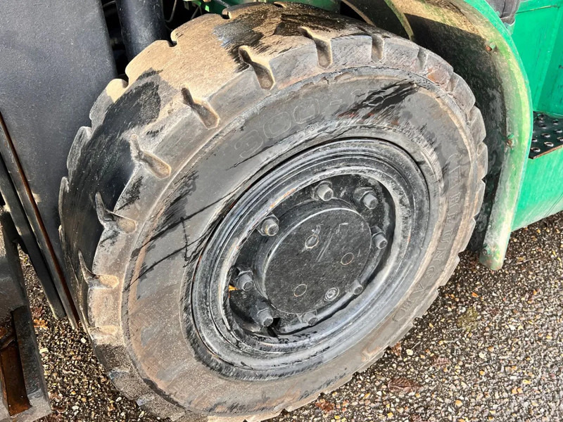 Hyundai 40L-7A - Carretilla elevadora de gas: foto 5 Hyundai 40L-7A - Carretilla elevadora de gas: foto 5