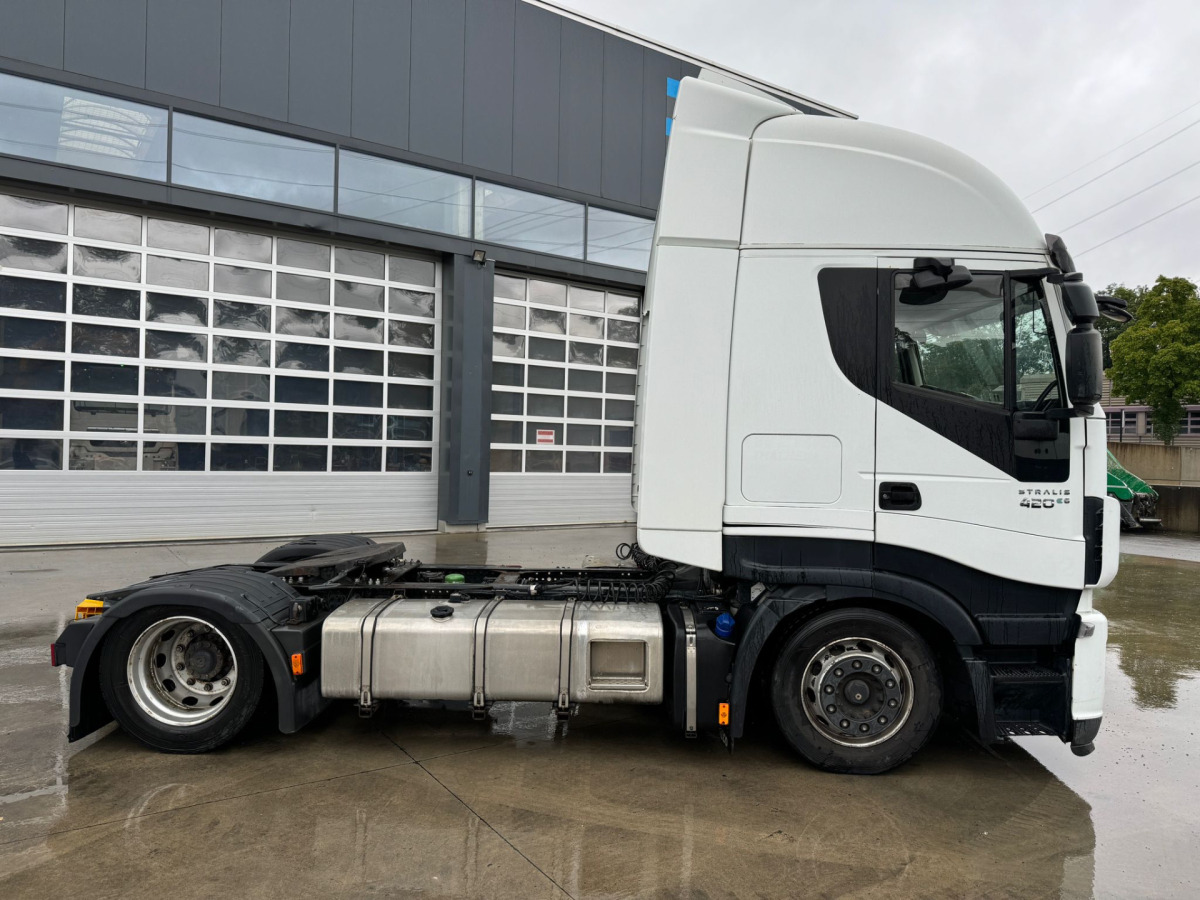 IVECO Stralis 420 Mega - Cabeza tractora: foto 2 IVECO Stralis 420 Mega - Cabeza tractora: foto 2