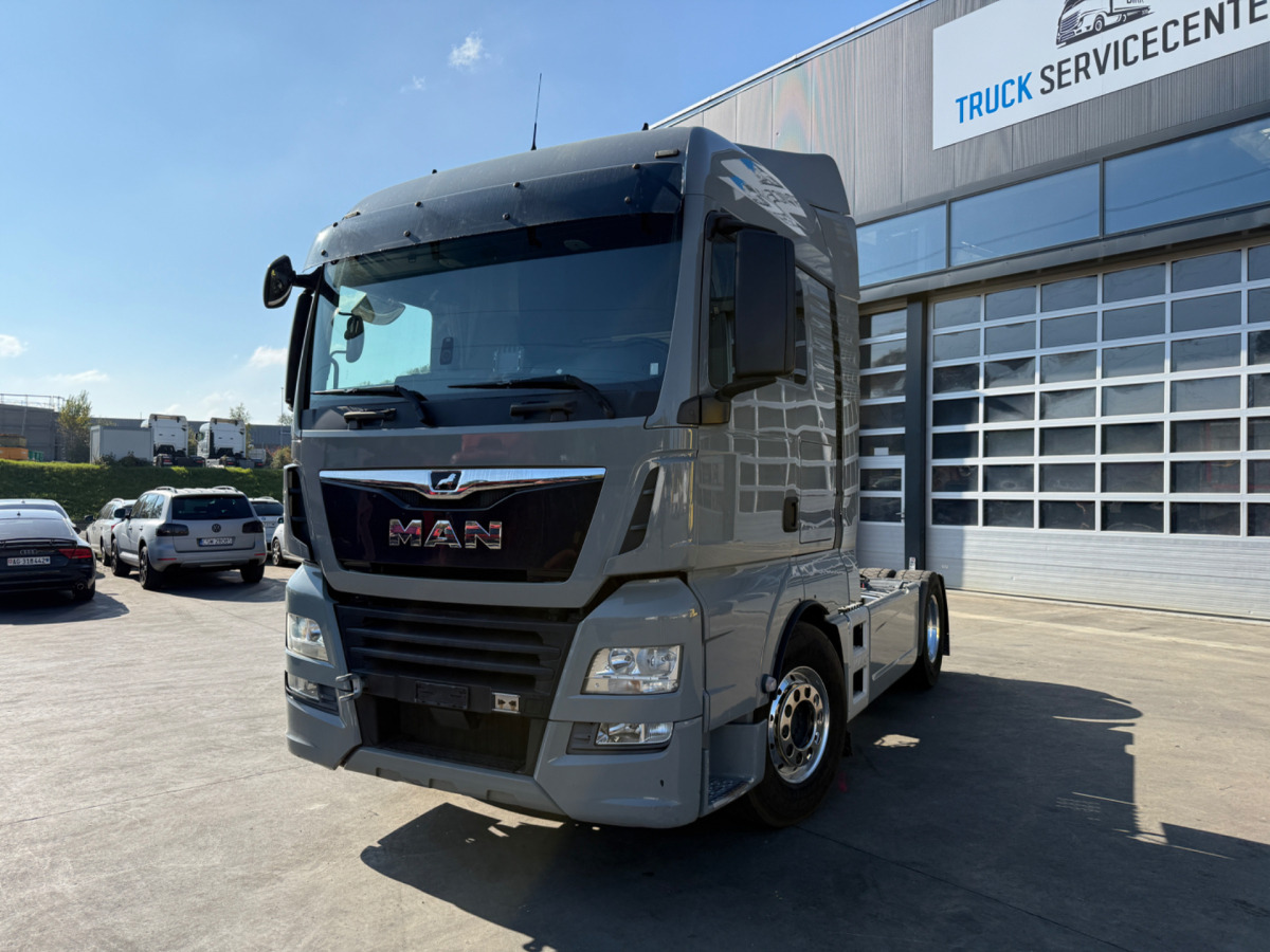 MAN TGX 18.500 4x2 (Engine defect) - Cabeza tractora: foto 1 MAN TGX 18.500 4x2 (Engine defect) - Cabeza tractora: foto 1