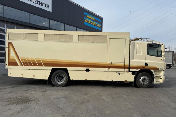 DAF CF410 4x2 - Camión para caballos: foto 4 DAF CF410 4x2 - Camión para caballos: foto 4