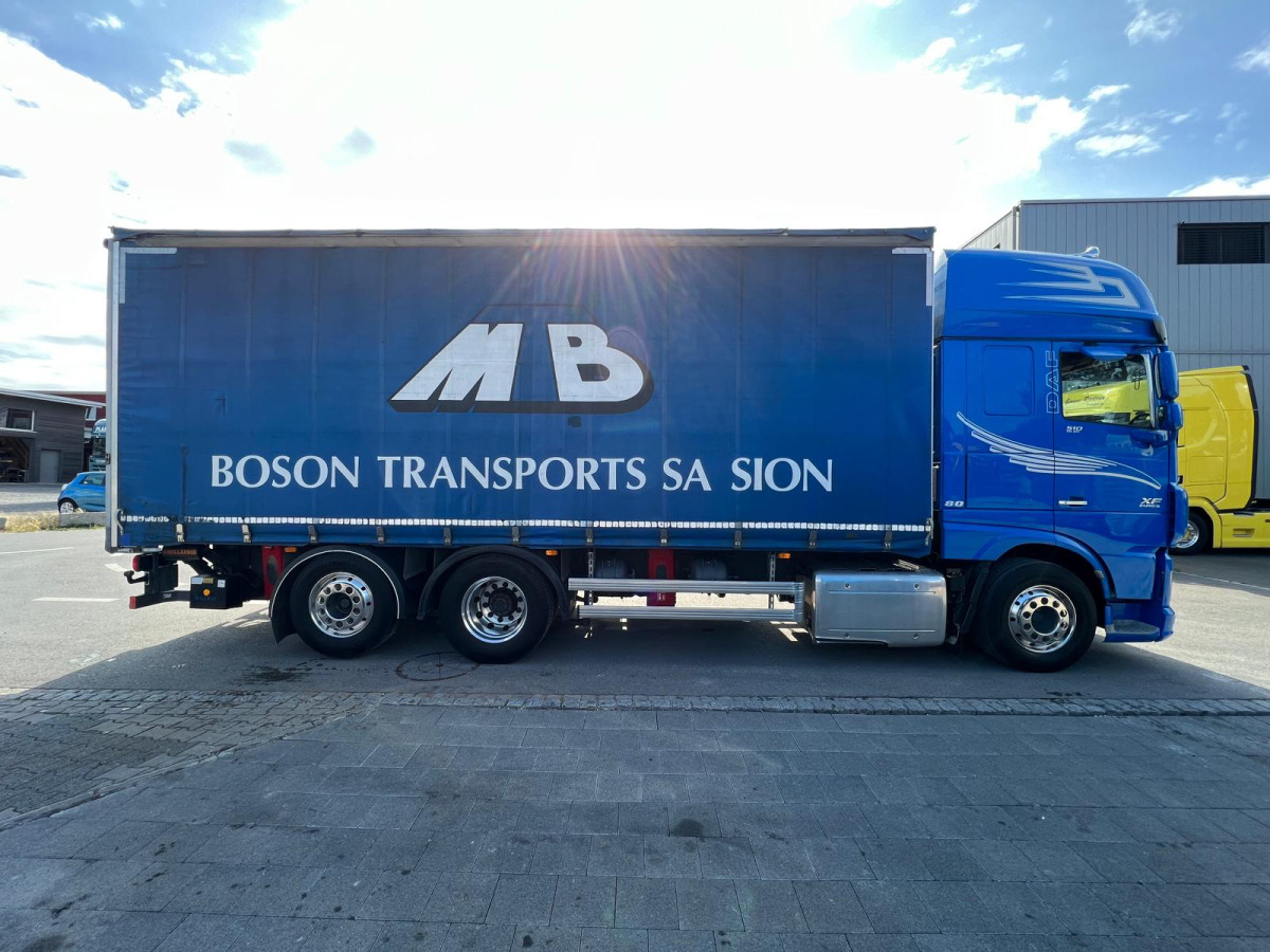 DAF XF510 6x2 - Camión lona: foto 4 DAF XF510 6x2 - Camión lona: foto 4