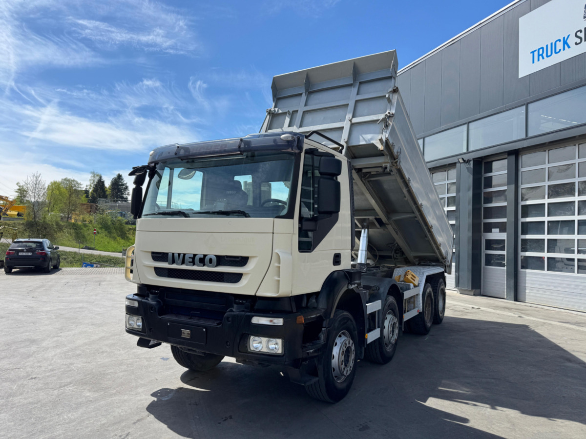 IVECO Trakker 450 8x4 - Volquete camión: foto 1 IVECO Trakker 450 8x4 - Volquete camión: foto 1