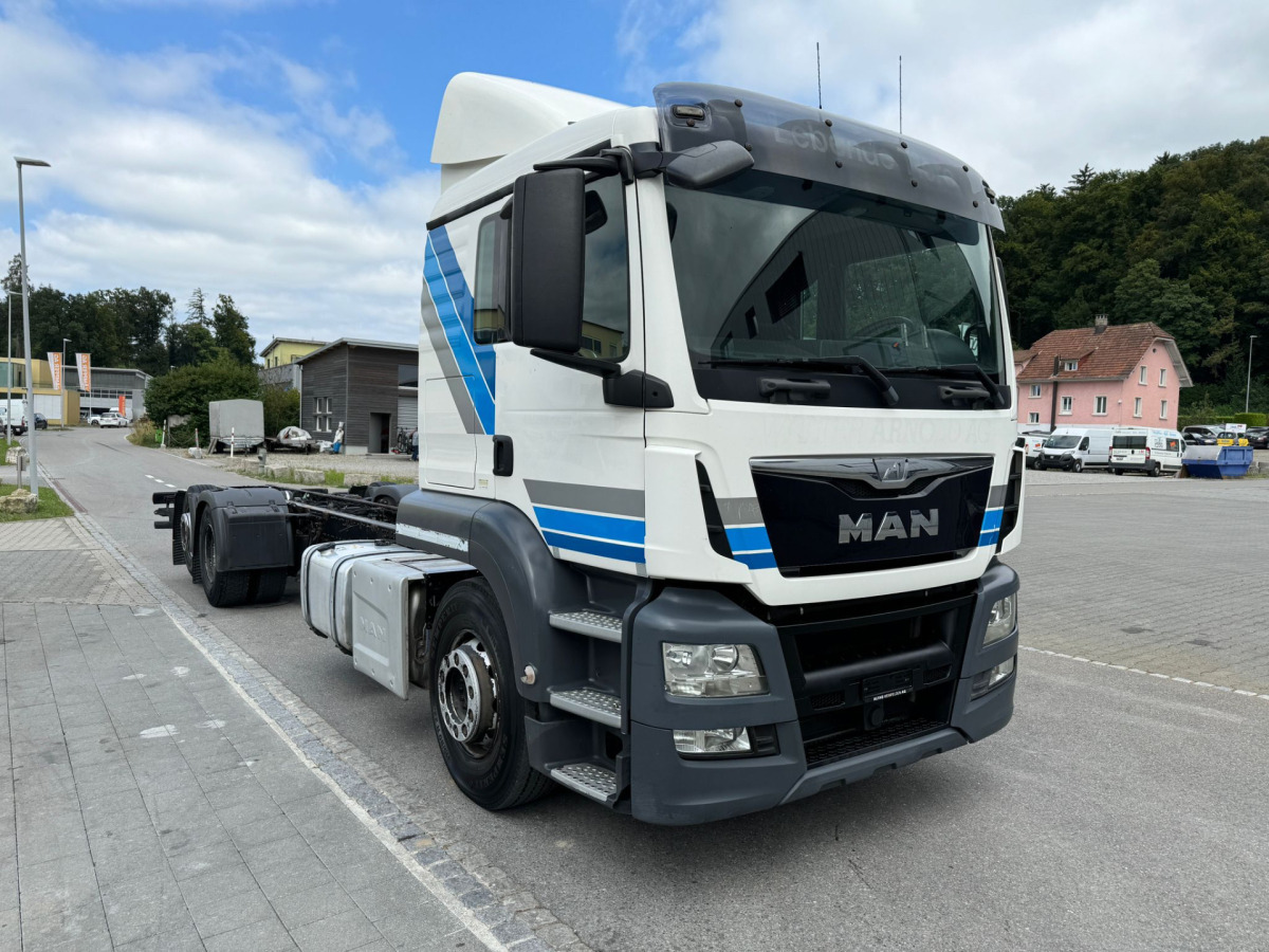 MAN TGS 26.440 6x2 Chassis - Chasis camión: foto 3 MAN TGS 26.440 6x2 Chassis - Chasis camión: foto 3
