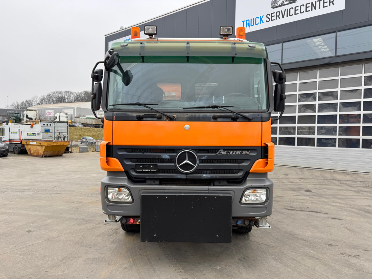MERCEDES Actros 1841 4x4 mit Schneeplfug - Volquete camión: foto 3 MERCEDES Actros 1841 4x4 mit Schneeplfug - Volquete camión: foto 3