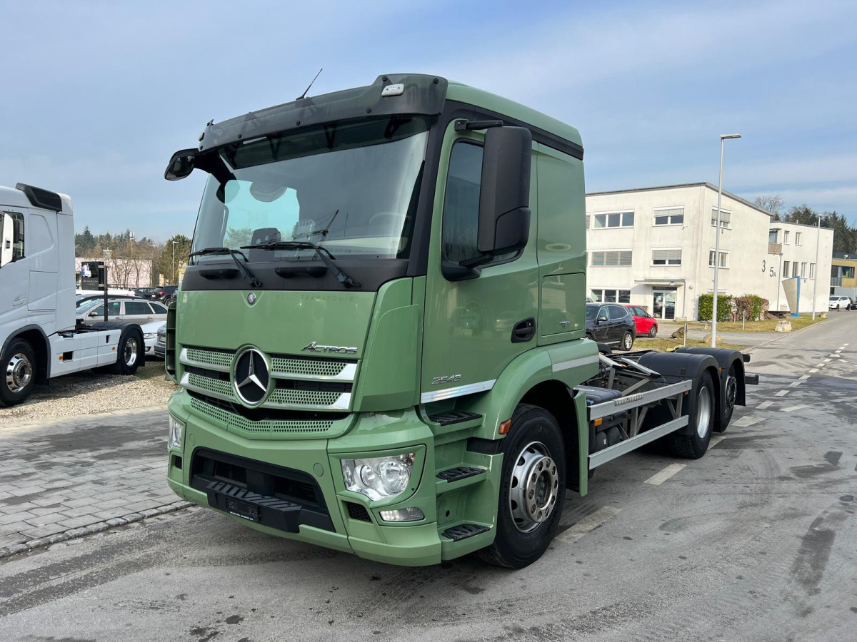 MERCEDES Actros 2543 6x2 - Chasis camión: foto 1 MERCEDES Actros 2543 6x2 - Chasis camión: foto 1
