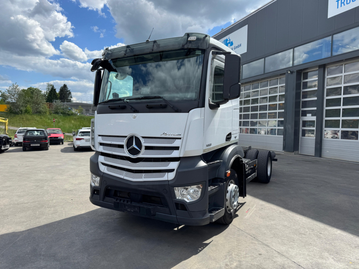 MERCEDES Antos 1851 4x2 - Chasis camión: foto 1 MERCEDES Antos 1851 4x2 - Chasis camión: foto 1