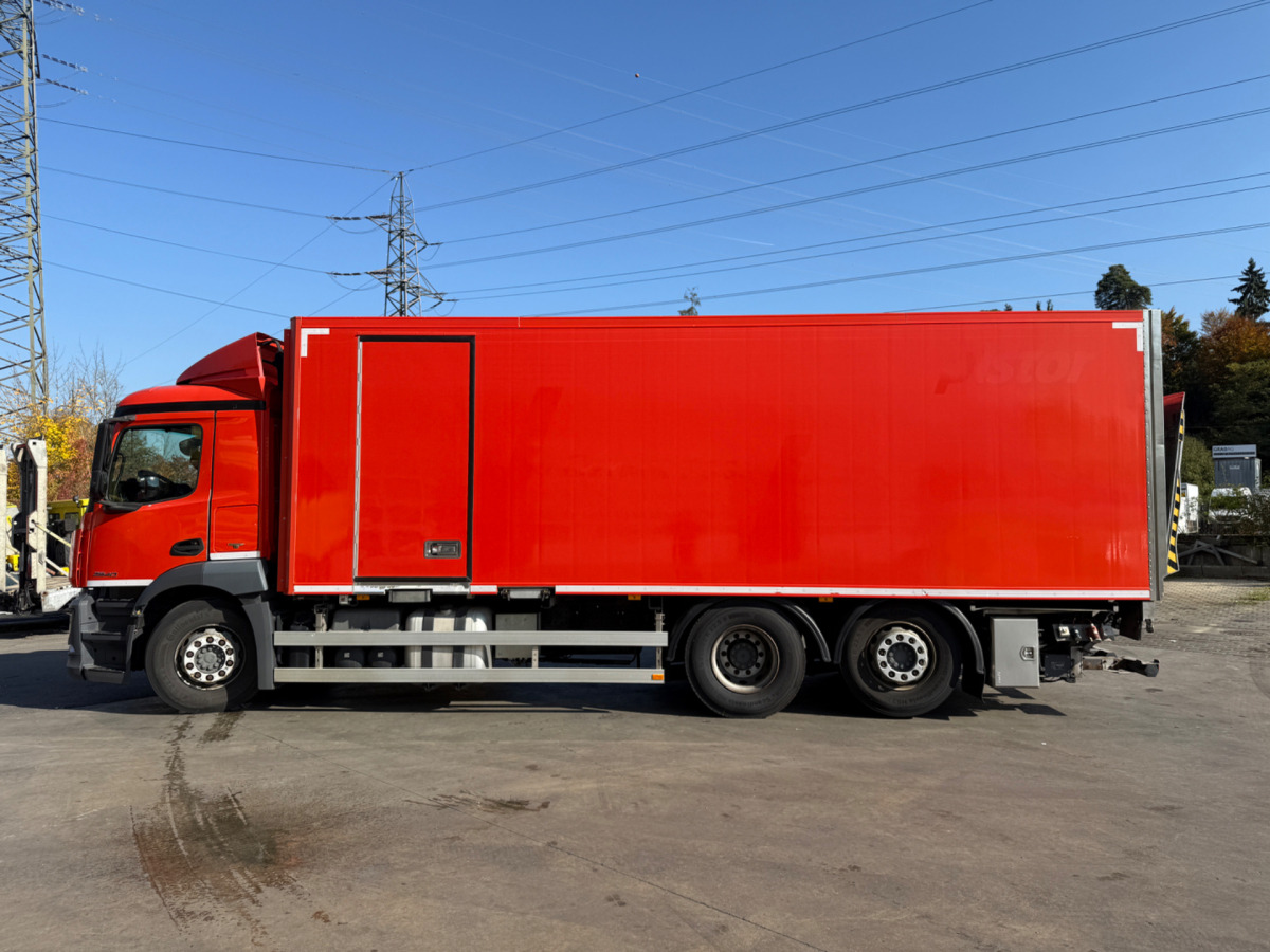 Camión caja cerrada MERCEDES Antos 2540 6x2 (Engine defect): foto 8 Camión caja cerrada MERCEDES Antos 2540 6x2 (Engine defect): foto 8