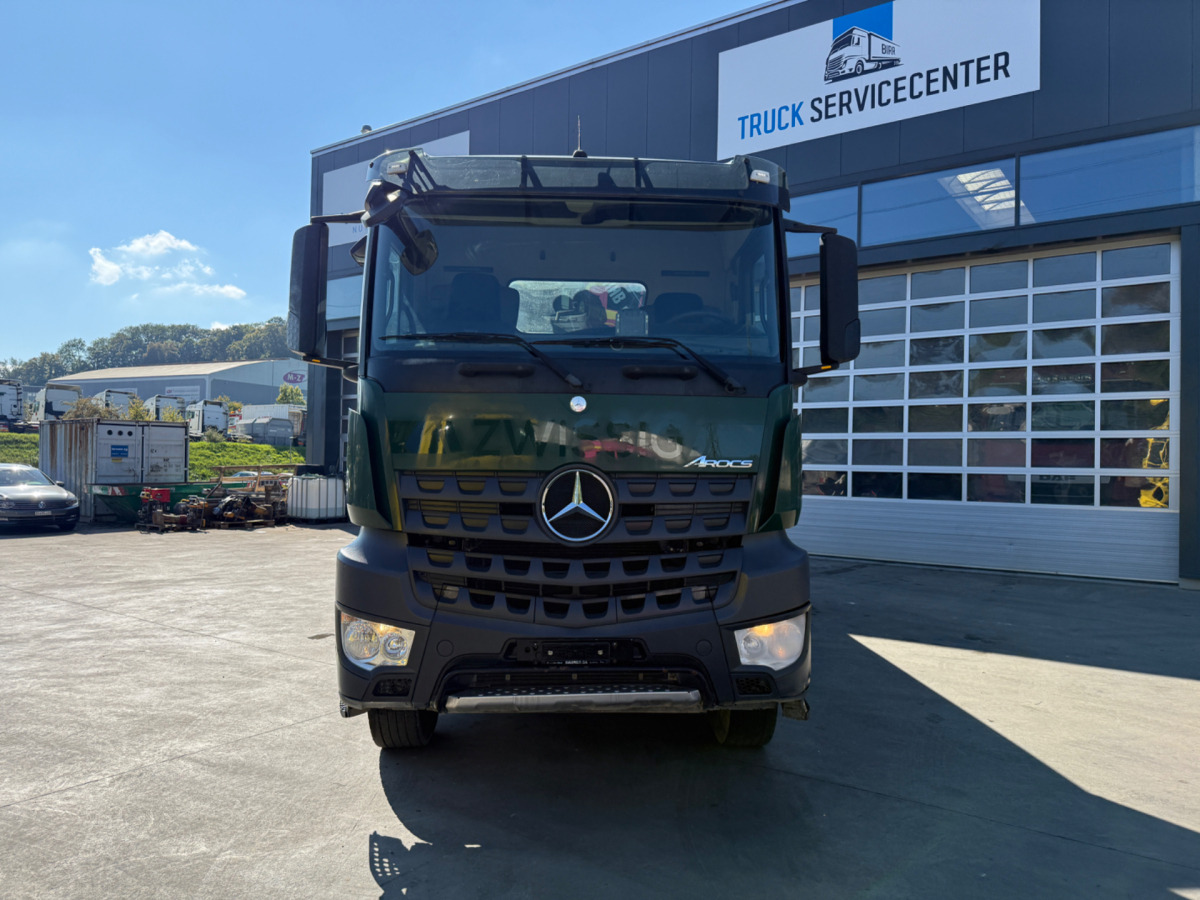 MERCEDES Arocs 3242 8x4 Hiab 166-4 - Volquete camión, Camión grúa: foto 4 MERCEDES Arocs 3242 8x4 Hiab 166-4 - Volquete camión, Camión grúa: foto 4