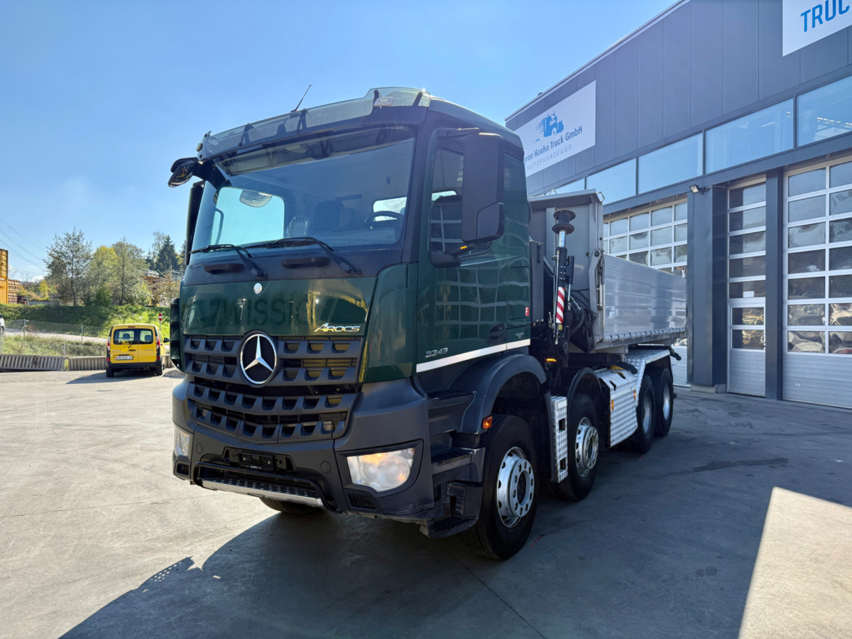 MERCEDES Arocs 3242 8x4 Hiab 166-4 - Volquete camión, Camión grúa: foto 2 MERCEDES Arocs 3242 8x4 Hiab 166-4 - Volquete camión, Camión grúa: foto 2