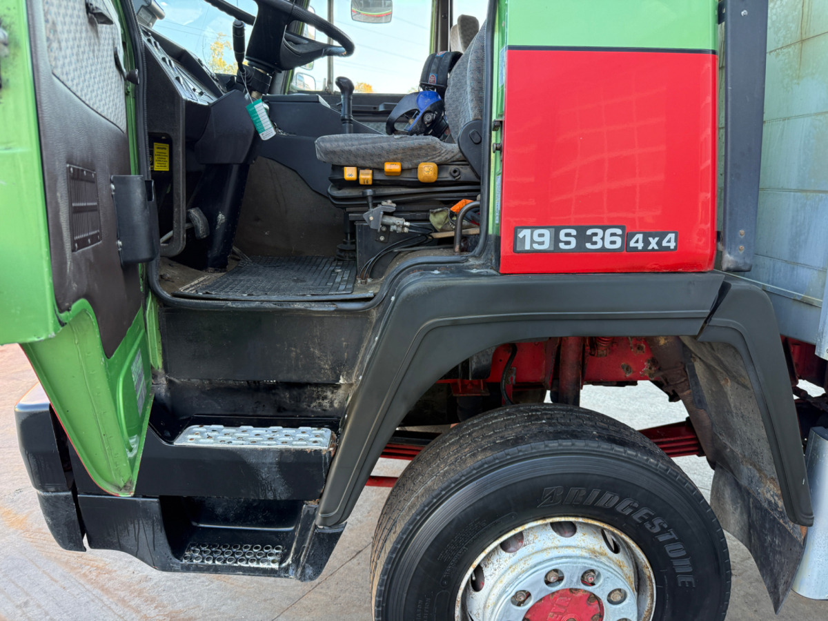 Camión grúa STEYR 19S360 4x4 HMF2230-7: foto 18 Camión grúa STEYR 19S360 4x4 HMF2230-7: foto 18