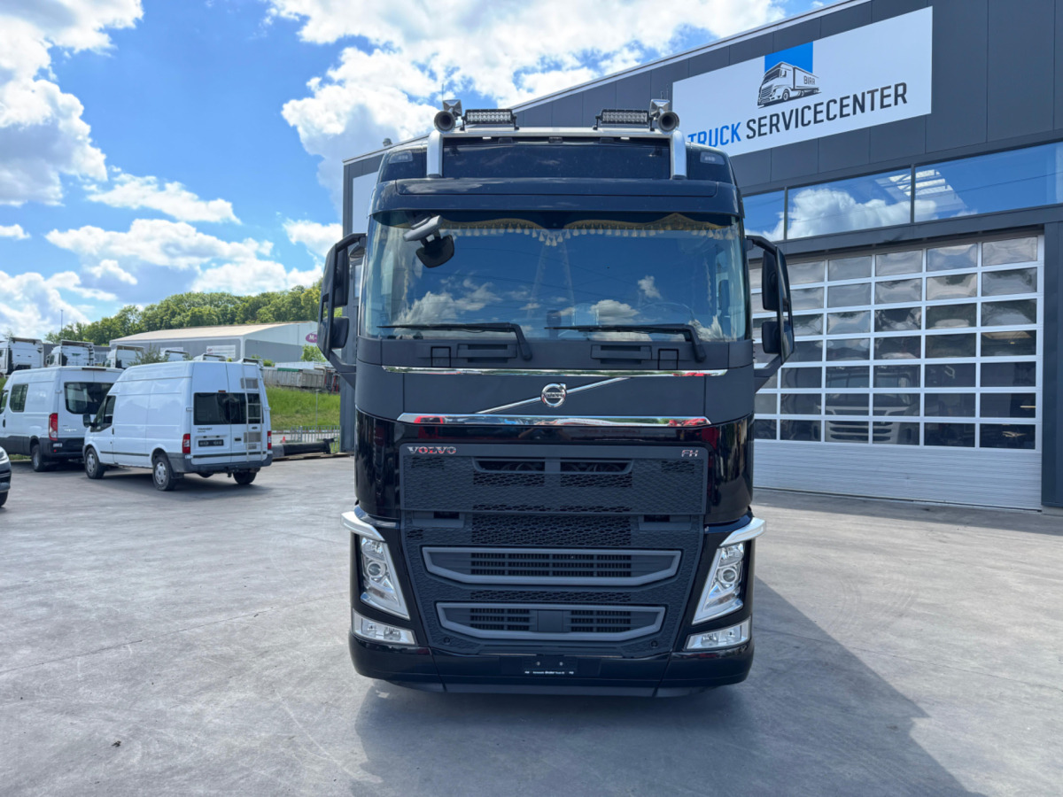 VOLVO FH-540 6x2 - Camión lona: foto 2 VOLVO FH-540 6x2 - Camión lona: foto 2