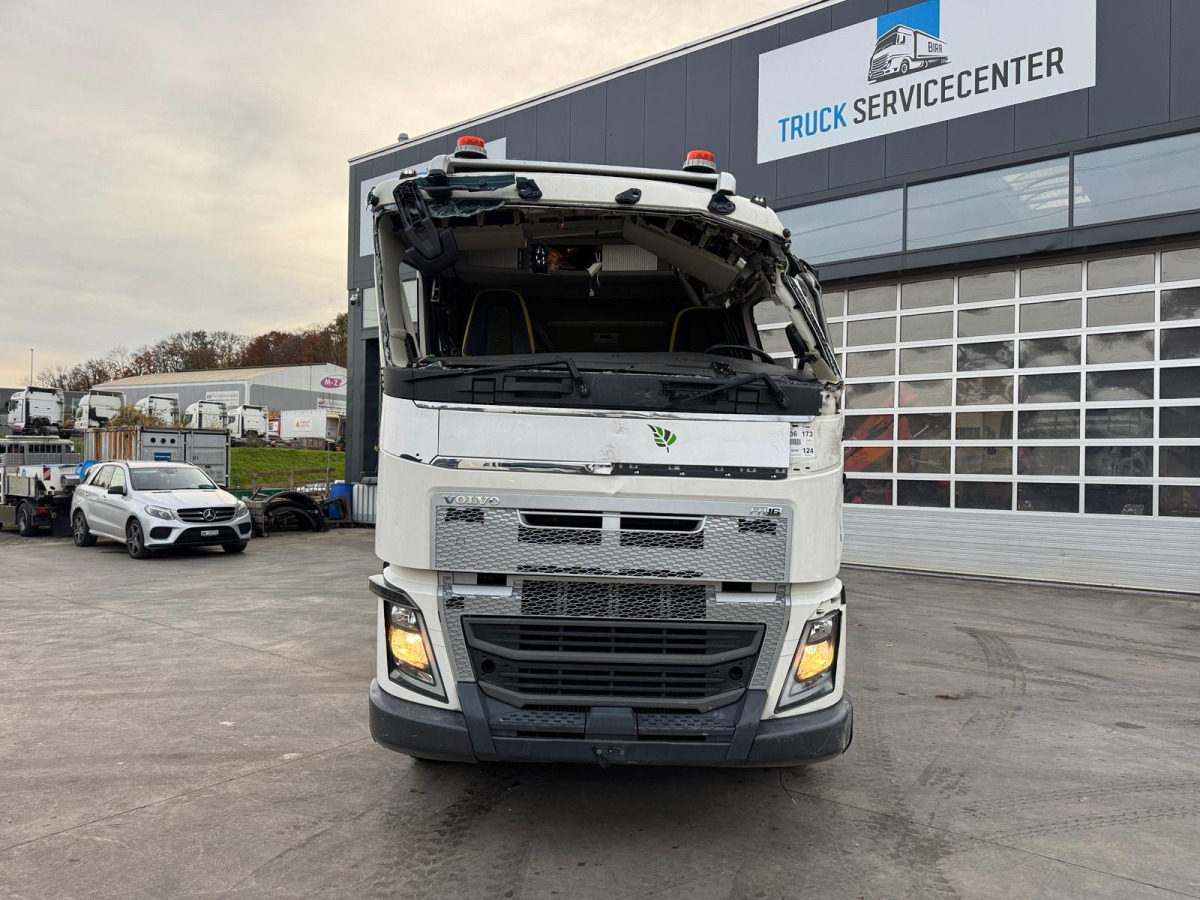 VOLVO FH16-650 6x6 X-Track Unfall - Chasis camión: foto 2 VOLVO FH16-650 6x6 X-Track Unfall - Chasis camión: foto 2