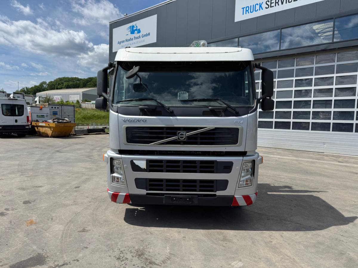 VOLVO FM-400 4x2 Bonfiglioli 15000-4 - Camión grúa: foto 3 VOLVO FM-400 4x2 Bonfiglioli 15000-4 - Camión grúa: foto 3
