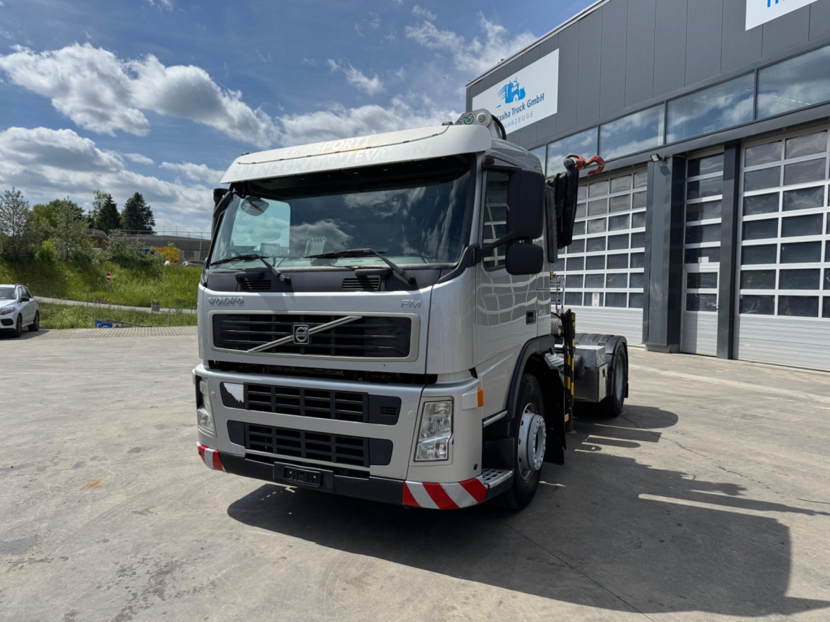 VOLVO FM-400 4x2 Bonfiglioli 15000-4 - Camión grúa: foto 2 VOLVO FM-400 4x2 Bonfiglioli 15000-4 - Camión grúa: foto 2