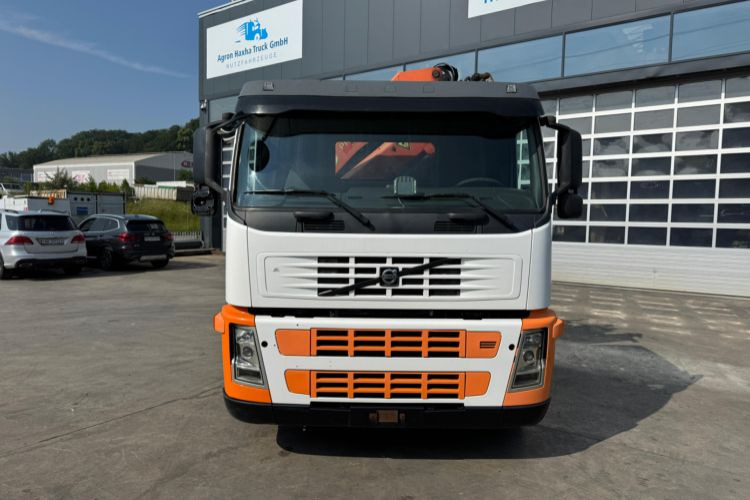 Volvo FM-300 4x2 Palfinger 16502-5 - Camión grúa: foto 3 Volvo FM-300 4x2 Palfinger 16502-5 - Camión grúa: foto 3