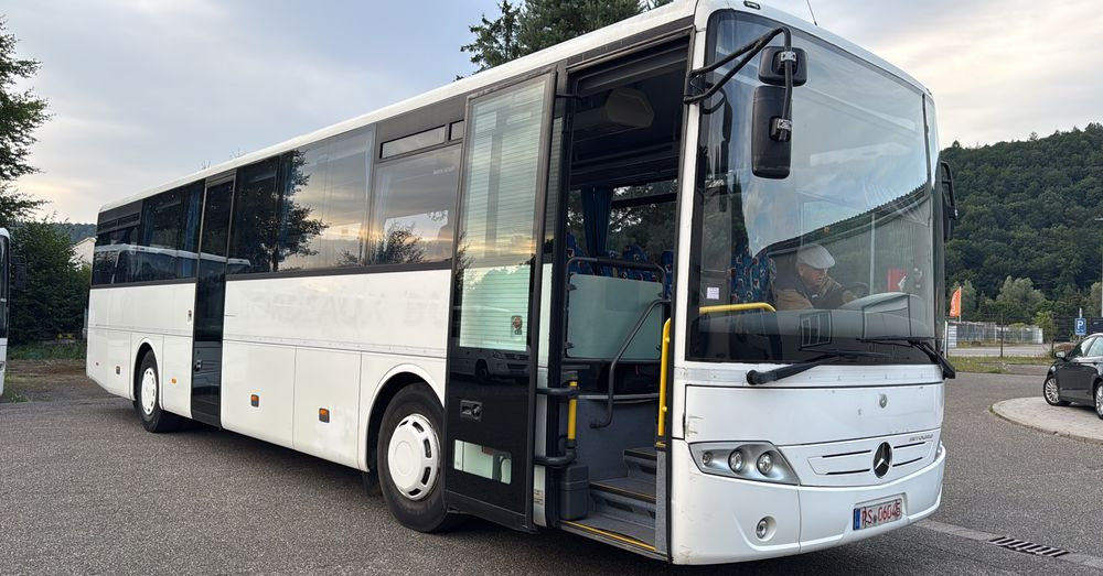 Mercedes-Benz Intouro / Euro 4/ Manual / 59 miejsc / mały przebieg / Cena: 87000 zł netto - Autobús suburbano: foto 1 Mercedes-Benz Intouro / Euro 4/ Manual / 59 miejsc / mały przebieg / Cena: 87000 zł netto - Autobús suburbano: foto 1