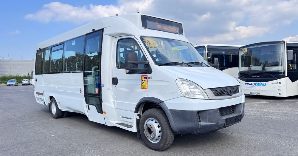 Irisbus Iveco / DURISOTTI / -28miejsc /euro5/ mała klima / winda / 114000 zł netto - Otros: foto 1 Irisbus Iveco / DURISOTTI / -28miejsc /euro5/ mała klima / winda / 114000 zł netto - Otros: foto 1