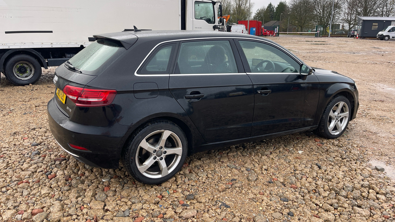 AUDI A3 2.0 35 TDI SPORT - Hatchback: foto 4 AUDI A3 2.0 35 TDI SPORT - Hatchback: foto 4