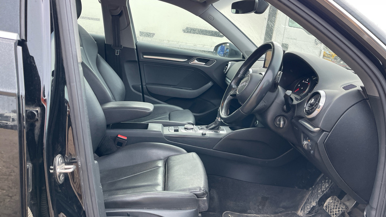 AUDI A3 2.0 35 TDI SPORT - Hatchback: foto 5 AUDI A3 2.0 35 TDI SPORT - Hatchback: foto 5