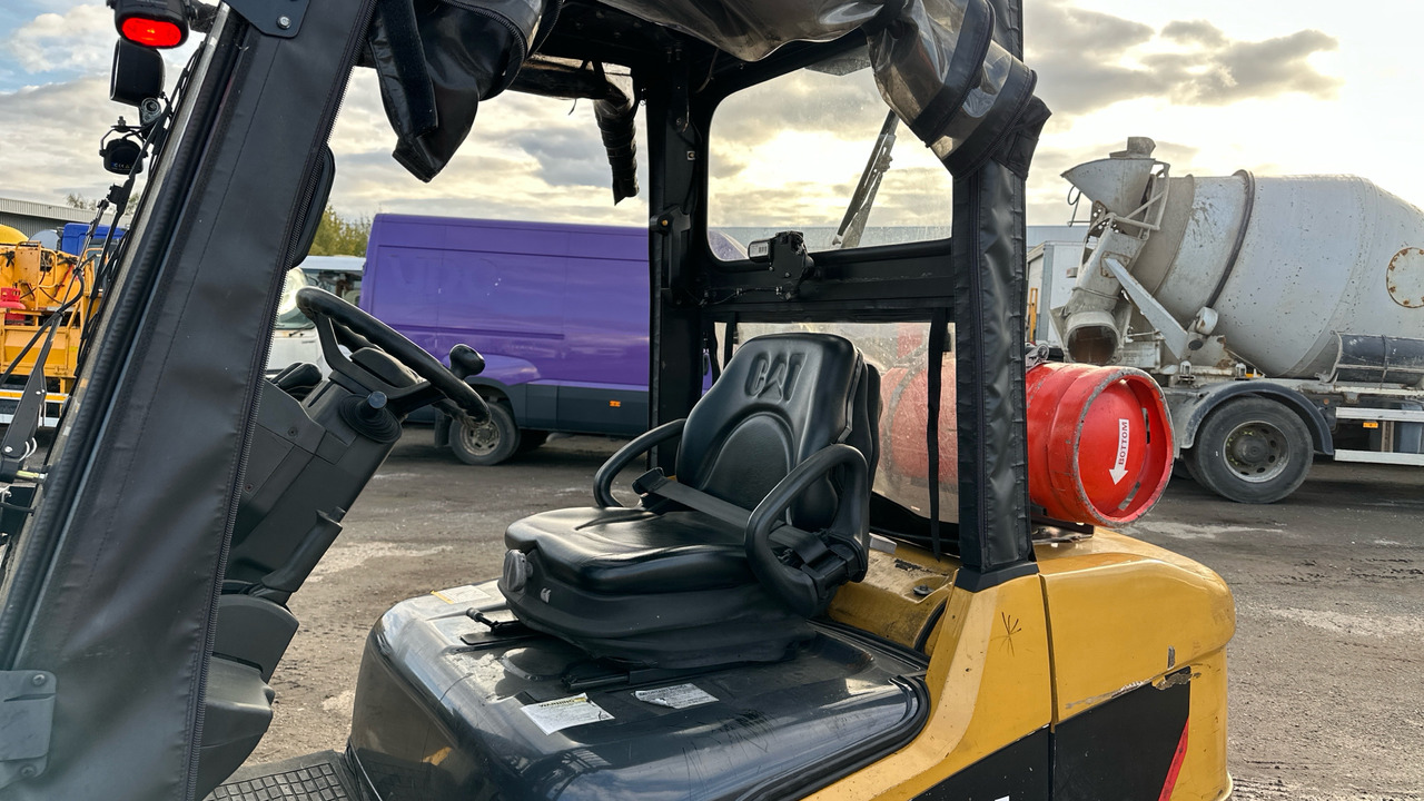 CAT GP35N - Carretilla elevadora de gas: foto 5 CAT GP35N - Carretilla elevadora de gas: foto 5