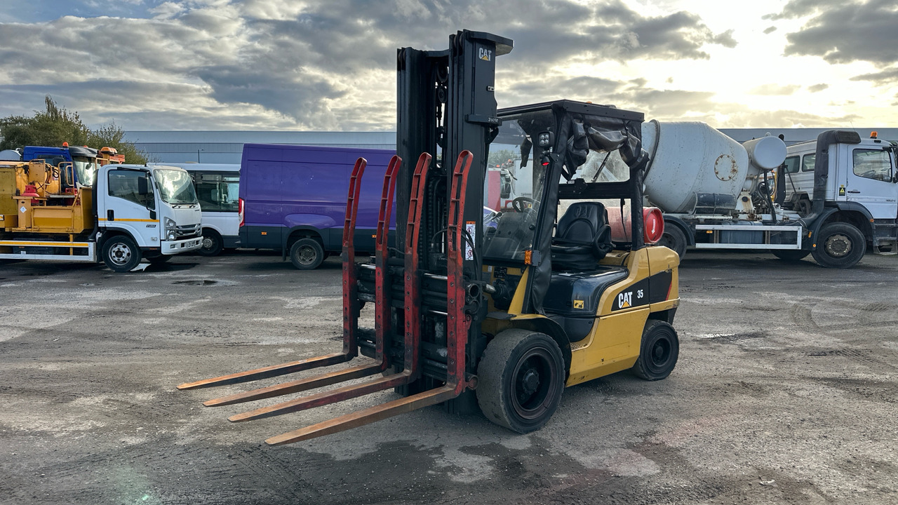 CATERPILLAR GP35N - Carretilla elevadora de gas: foto 2 CATERPILLAR GP35N - Carretilla elevadora de gas: foto 2