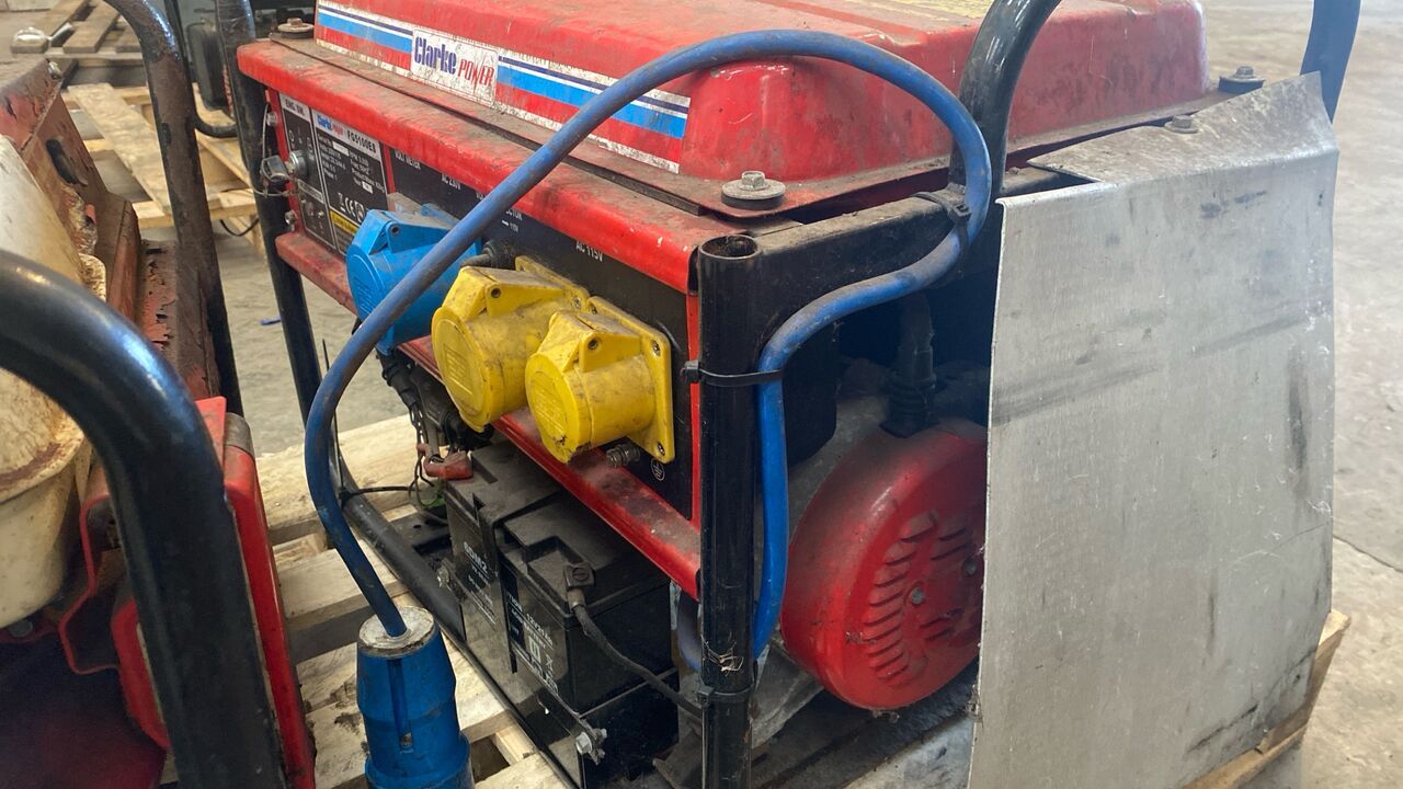 CLARKE POWER FG5100ES 5.5KVA PETROL GENERATOR - Equipo de construcción: foto 4 CLARKE POWER FG5100ES 5.5KVA PETROL GENERATOR - Equipo de construcción: foto 4