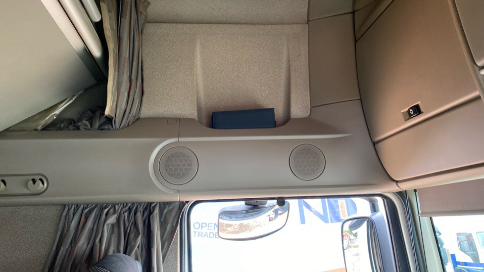 Cabeza tractora DAF XF 460: foto 25