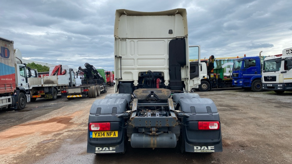 Cabeza tractora DAF XF 460: foto 27