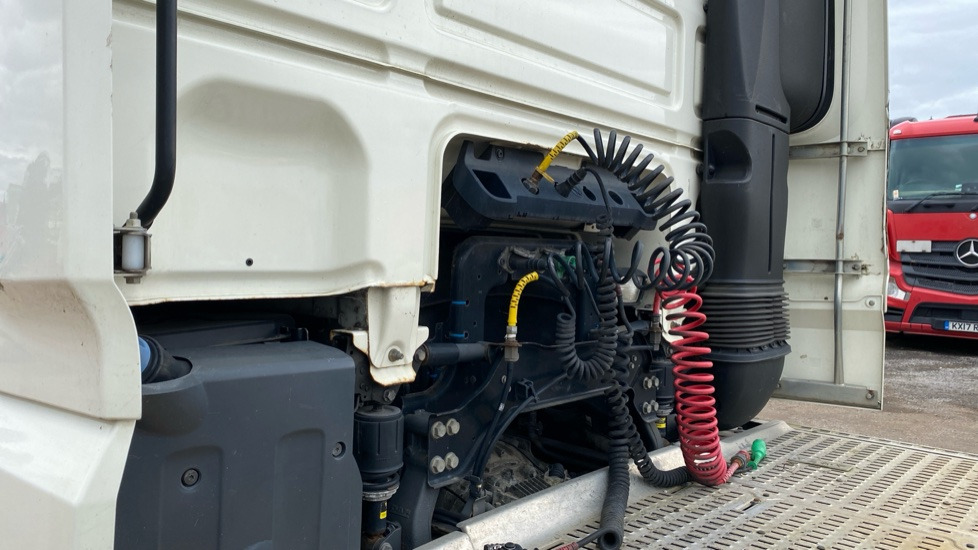 Cabeza tractora DAF XF 460: foto 22