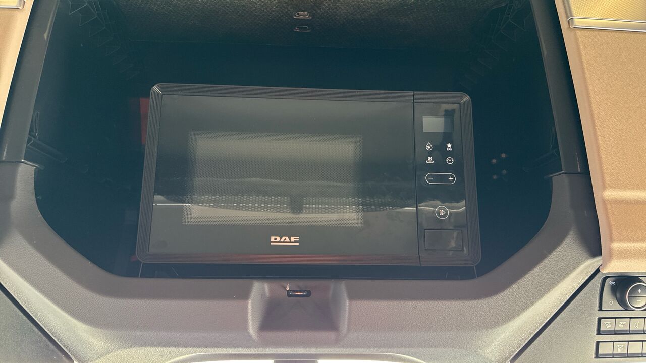 Cabeza tractora DAF XG + 530: foto 18