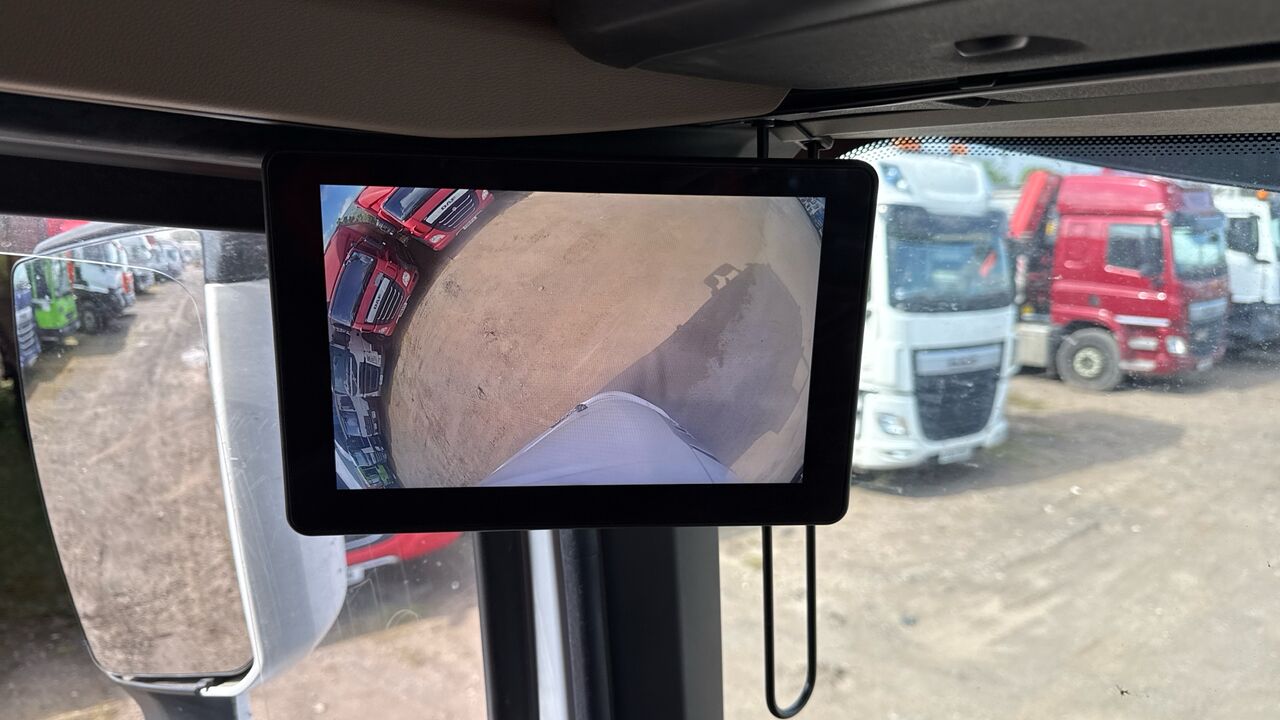 Cabeza tractora DAF XG + 530: foto 17